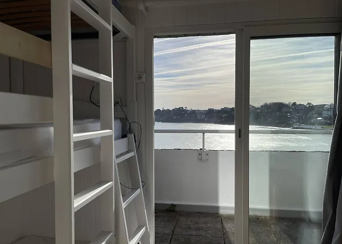 Appartement Avec Vue Sur Mer, Proche Plage, Terrasse Et Parking A Perros-Guirec